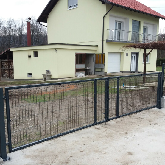 panelna kapija crna