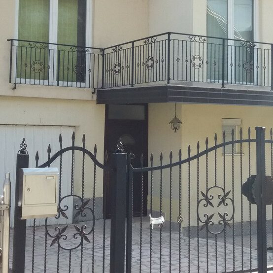 kovana plastificirana balkon i kapija.resized