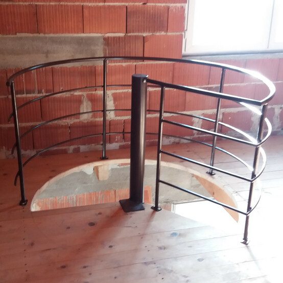 kružne stepenice željezo/drvo3