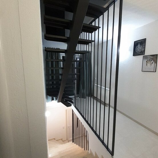 Unutrašnje željezne stepenice3