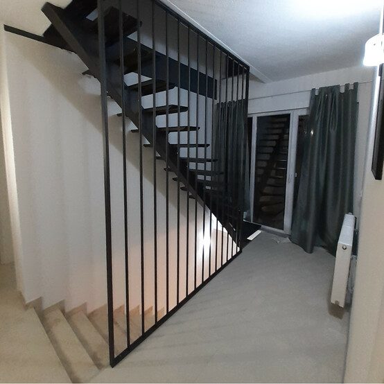 Unutrašnje željezne stepenice2